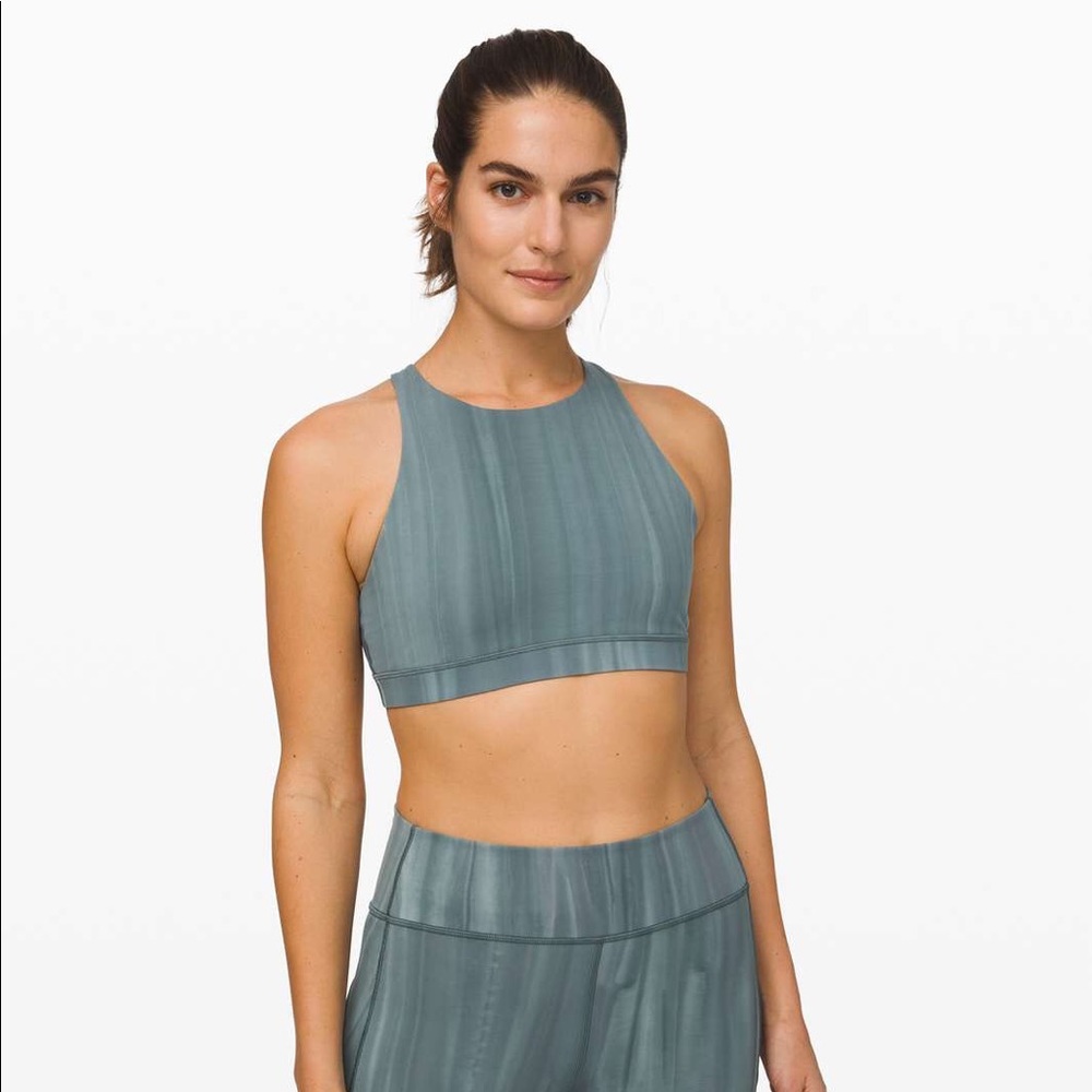 Lululemon high neck sports bra